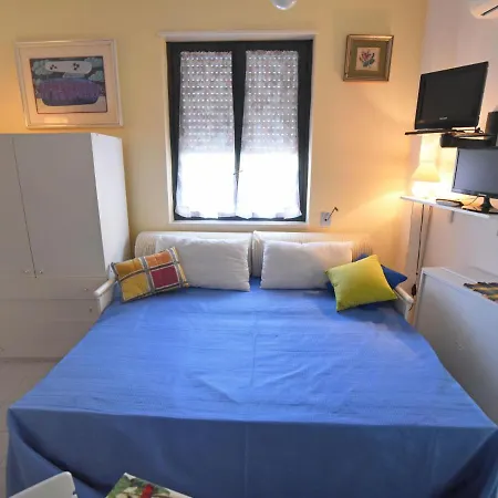 Locazione Turistica Lo Scoglio-1 *